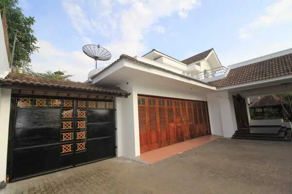 Jual Tanah Rumah Mewah 2 Lantai di Jalan Pandeyan Yogyakarta (1)Jual Tanah Rumah Mewah 2 Lantai di Jalan Pandeyan Yogyakarta (1)